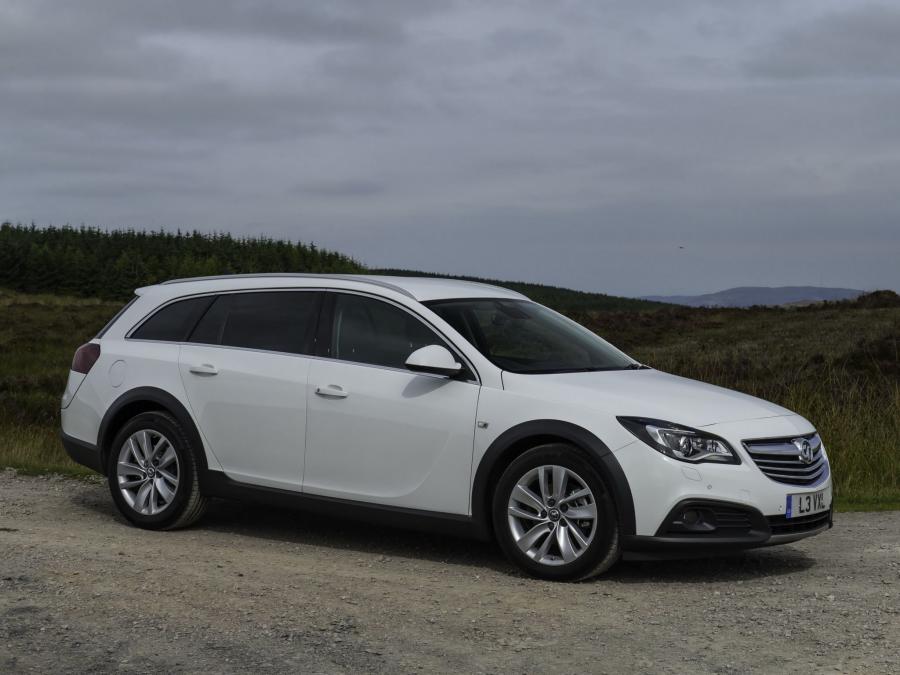  Vauxhall Insignia Country Tourer 2013 года  (фото 19 из 28)
